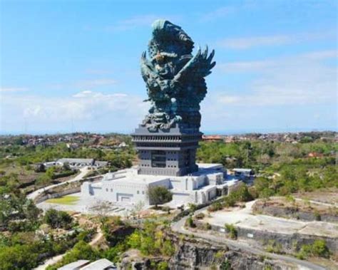  Garuda Wisnu Kencana - การผสานศิลปะดั้งเดิมกับจินตนาการอันยิ่งใหญ่!